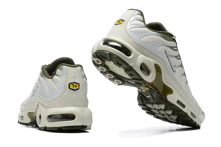 Nike Air Max Plus TN - Unisex - Verde escuro/Branco