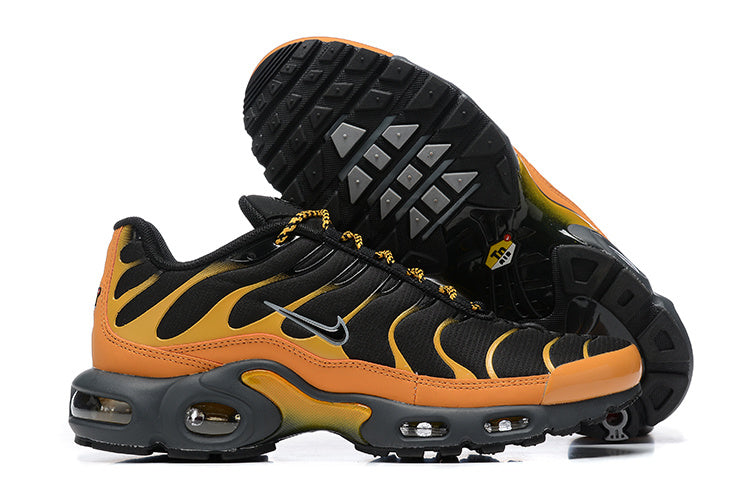 Nike Air Max Plus TN - Unisex - Preto/Laranja