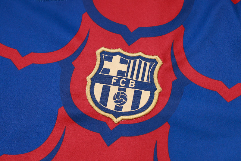 Conjunto Barcelona Treino Camisa manga curta + short 24/25 - Masculino Nike - vermelha e azul