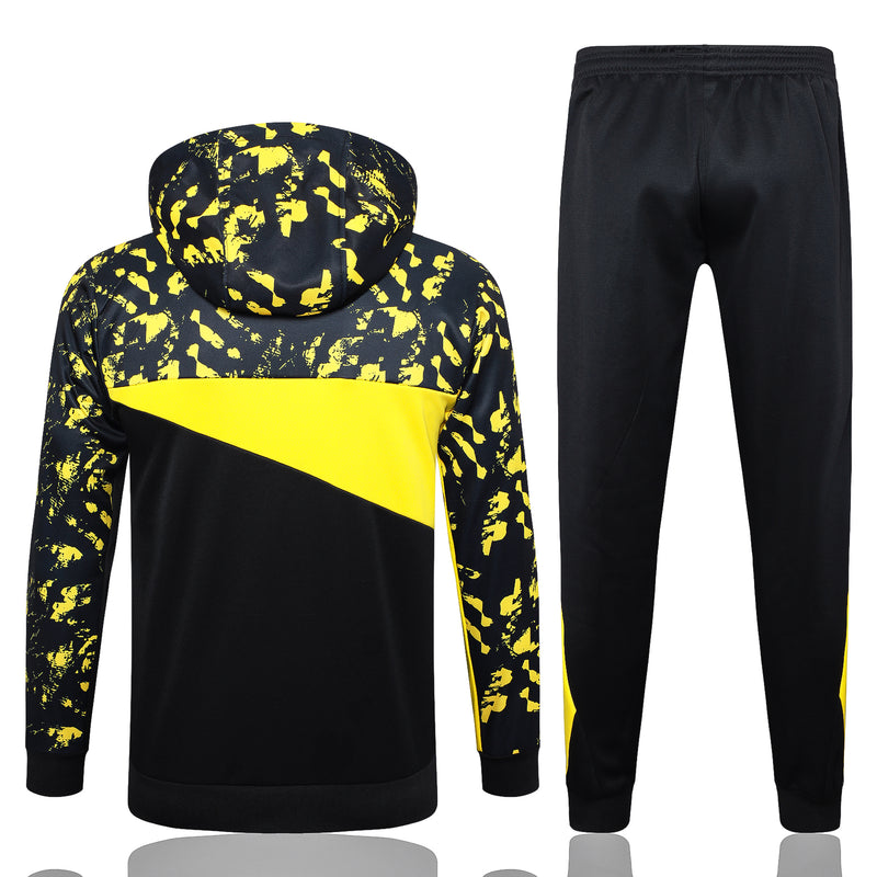Conjunto Borussia Dortmund Treino 23/24 - Masculino Puma - Preto e com detalhes em amarelo