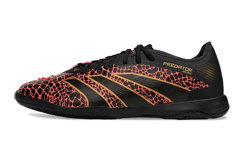 Chuteira de Futsal Adidas Predator Elite IC - Preto com detalhes laranjado
