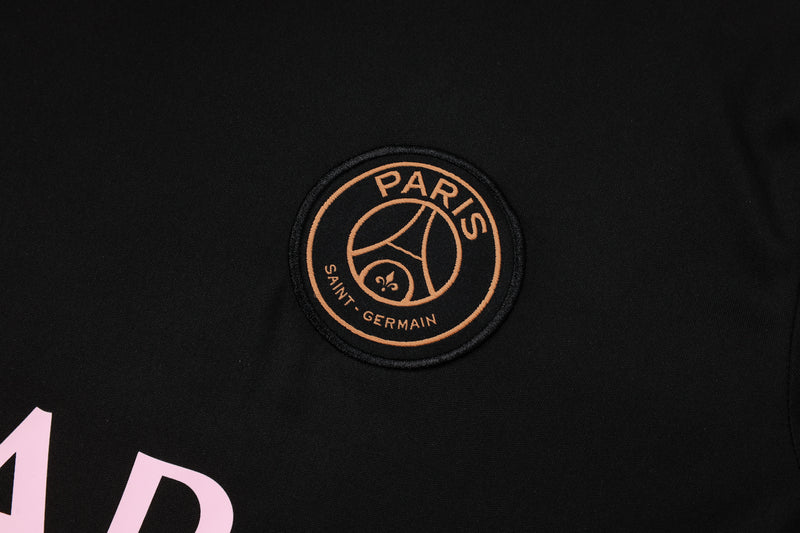 Conjunto Paris Saint-Germain Treino Camisa manga curta + short 24/25 - Masculino Jordan - Preto (Ombros rosa)