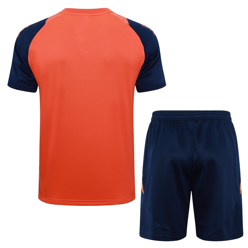 Conjunto Manchester United Treino Camisa manga curta + short 24/25 - Masculino Adidas - Laranja