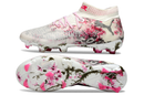 Chuteira de Campo Puma Future 8 Ultimate FG - Branco/rosa