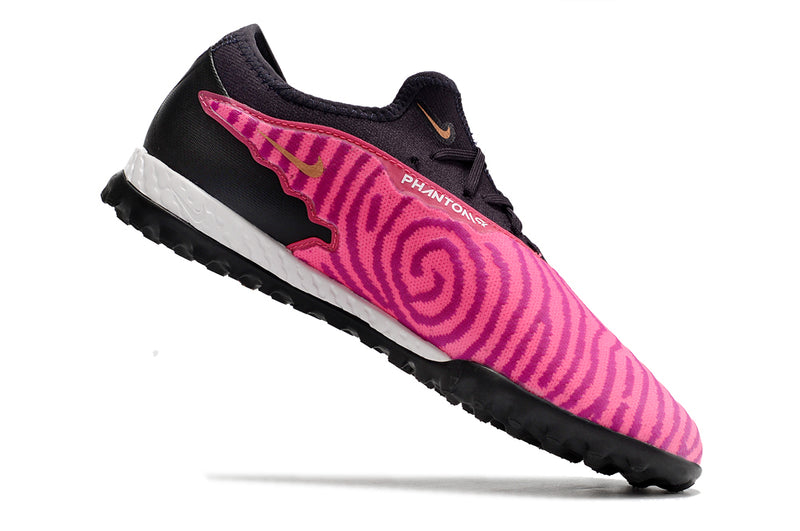 Chuteira de Campo Nike React Phantom GX Pro TF - Preto/Rosa