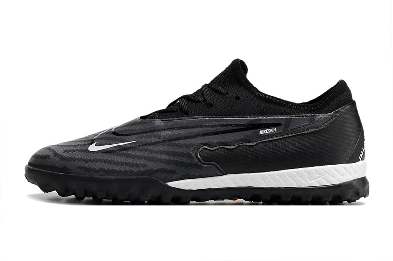 Chuteira de Campo Nike React Phantom GX Pro TF - Preto/branco