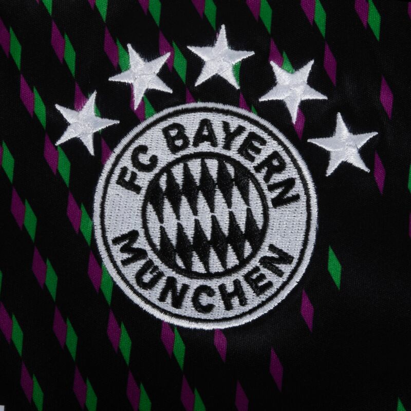Camisa Bayern de Munique Edição especial 23/24 - Torcedor Adidas Masculina - Preta