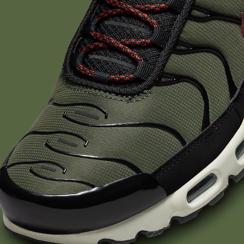 Nike Air Max Plus TN - Unisex - Verde Escuro/Branco/Preto