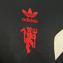Camisa Manchester United 24/25 - Torcedor Adidas Masculina - Preta com detalhes em branco e vermelho