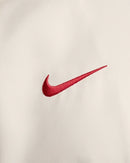 Conjunto Liverpool Treino I 24/25 - Masculino Nike - Bege e preto com detalhes em vermelho