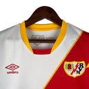 Camisa Rayo Vallecano I 25/26 - Torcedor Umbro Masculina - Branca com detalhes em vermelho e amarelo