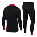 Conjunto Liverpool Treino 24/25 - Masculino Nike - Preto com detalhes em vermelho